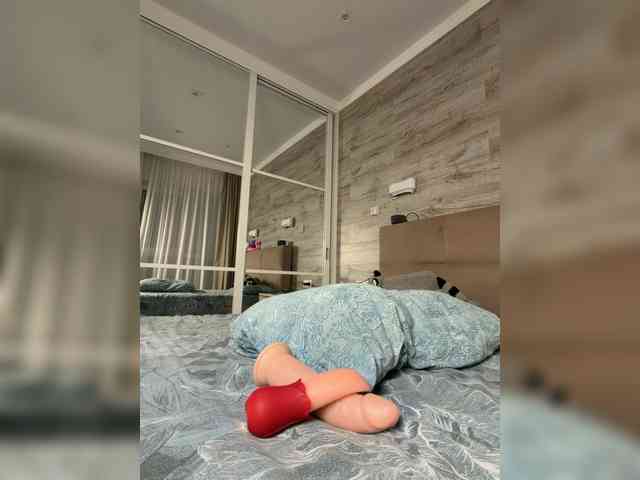 MolliKiana webcam