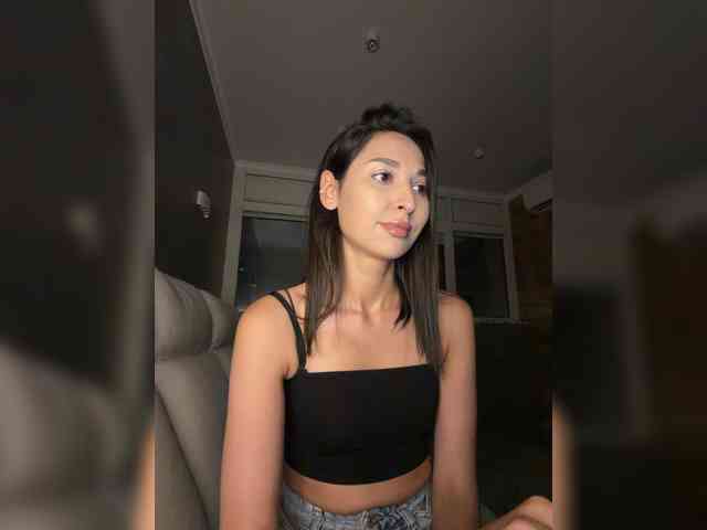 MolliKiana webcam