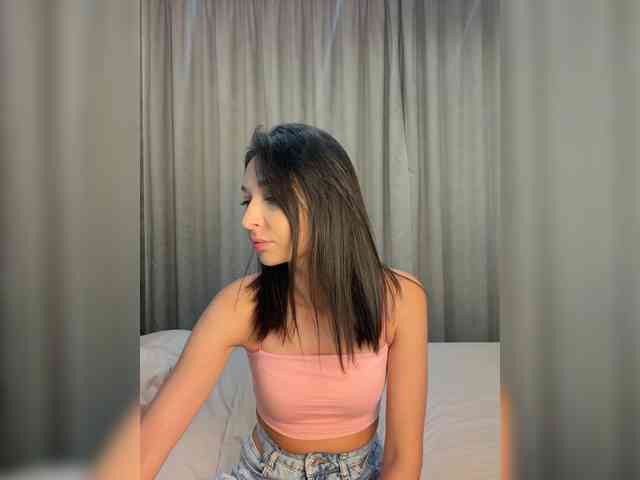MolliKiana webcam