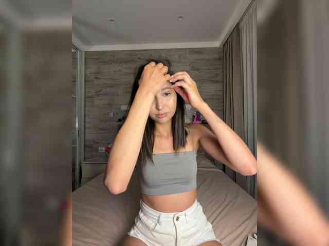 MolliKiana webcam