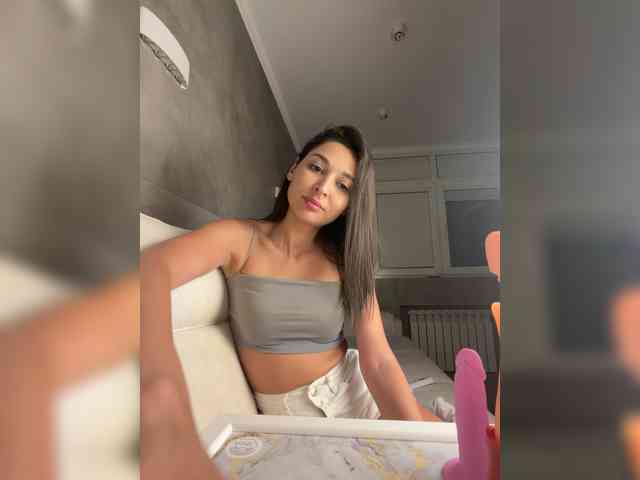 MolliKiana webcam