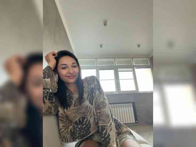 MolliKiana webcam