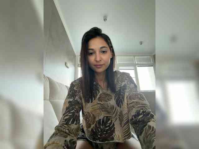 MolliKiana webcam