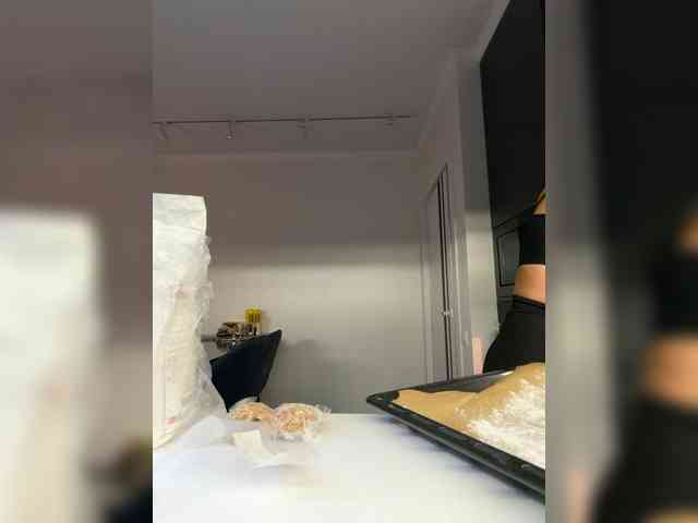 MolliKiana webcam