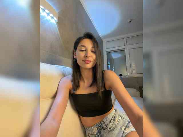MolliKiana webcam