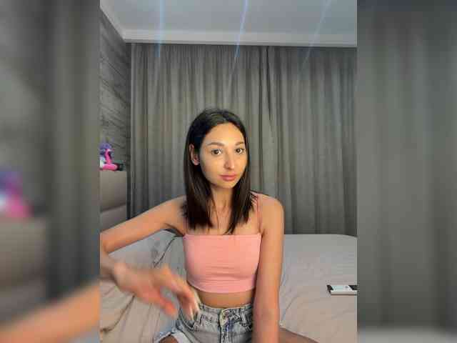 MolliKiana webcam