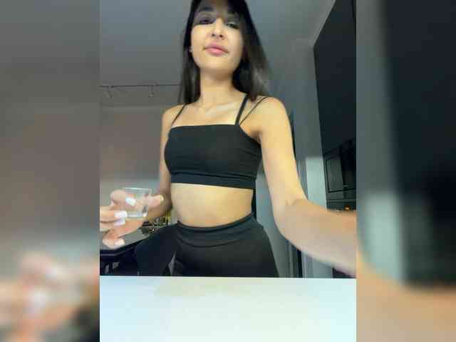 MolliKiana webcam