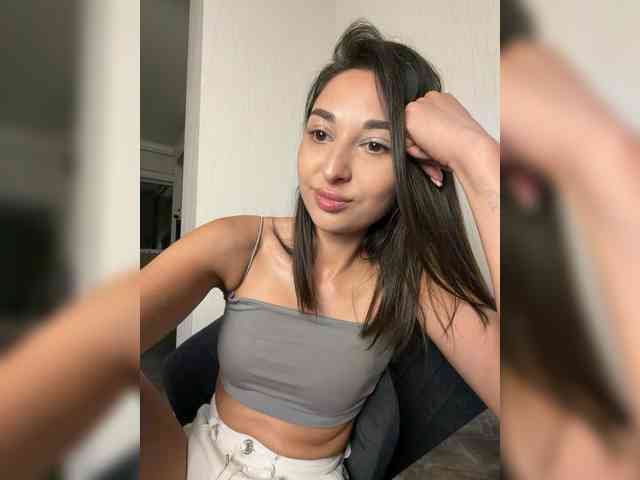 MolliKiana webcam