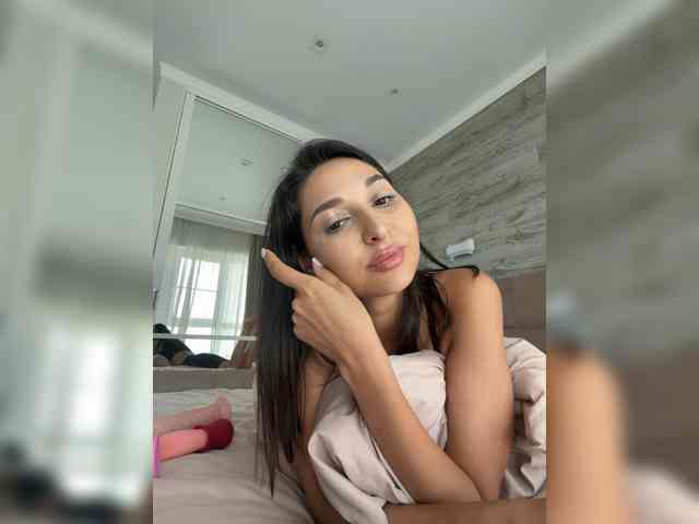 MolliKiana webcam