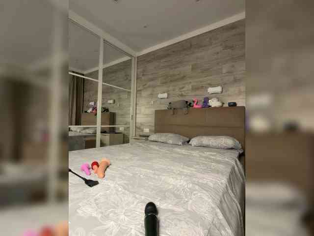 MolliKiana webcam