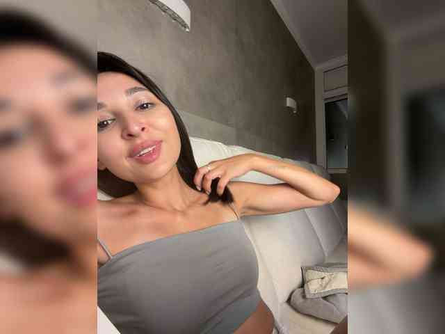 MolliKiana webcam