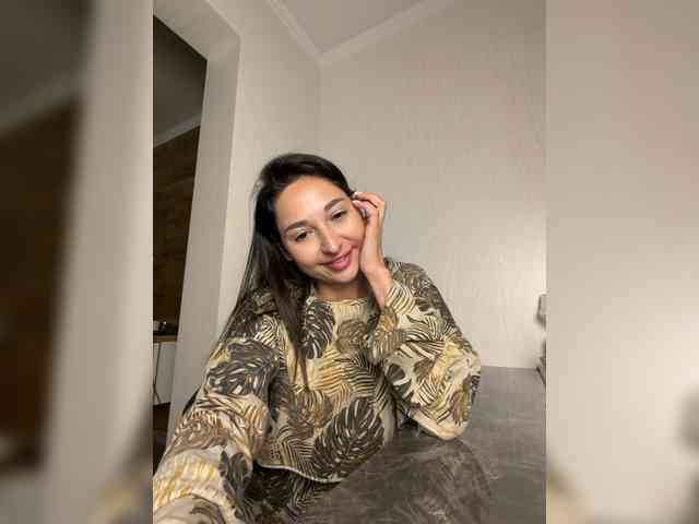 MolliKiana webcam