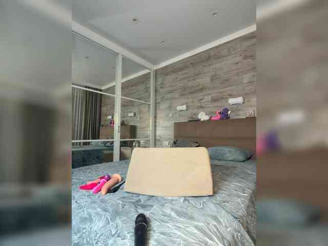 MolliKiana webcam