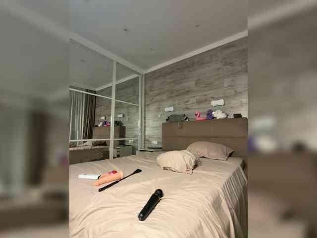 MolliKiana webcam
