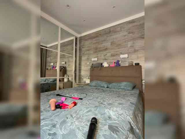 MolliKiana webcam