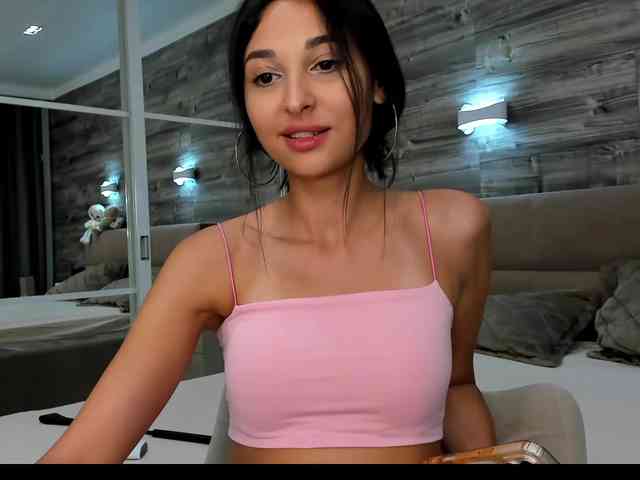 MolliKiana webcam