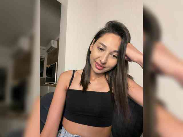 MolliKiana webcam