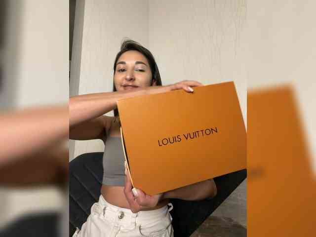 MolliKiana webcam