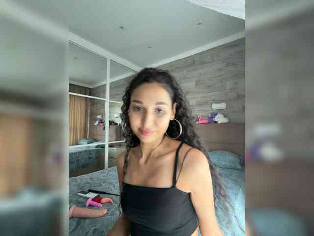 MolliKiana webcam
