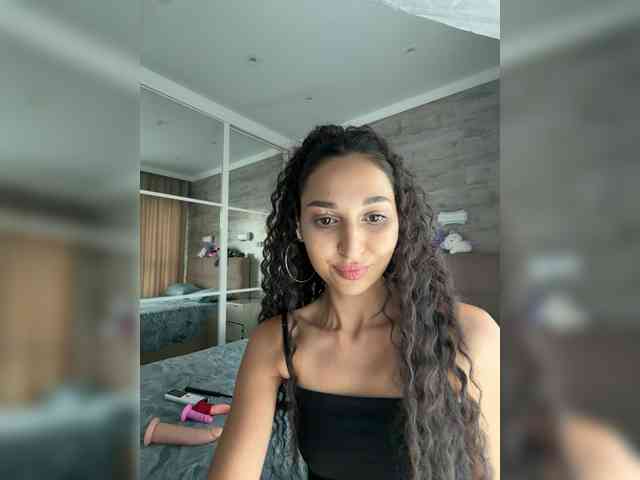 MolliKiana webcam