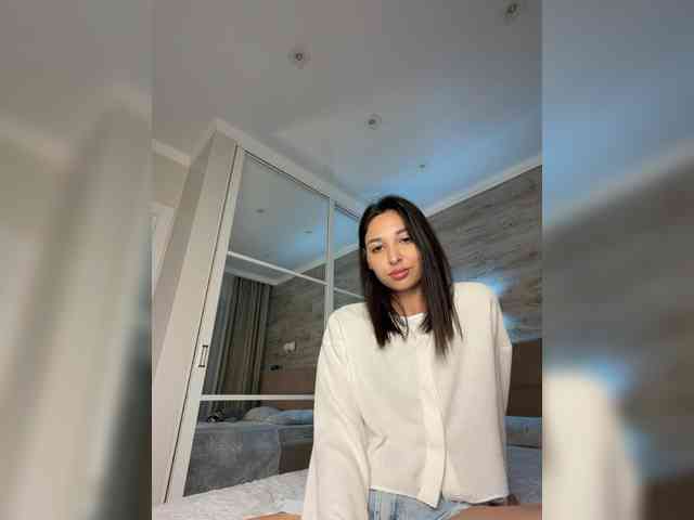MolliKiana webcam
