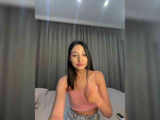 MolliKiana webcam