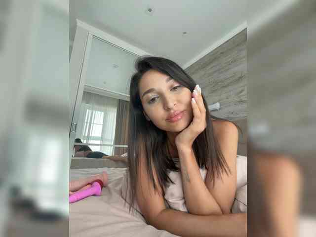 MolliKiana webcam