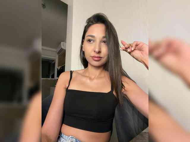 MolliKiana webcam