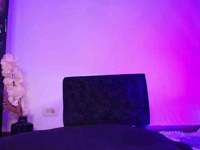 Ariana-Castillo webcam