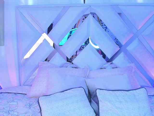 Ariana-Castillo webcam