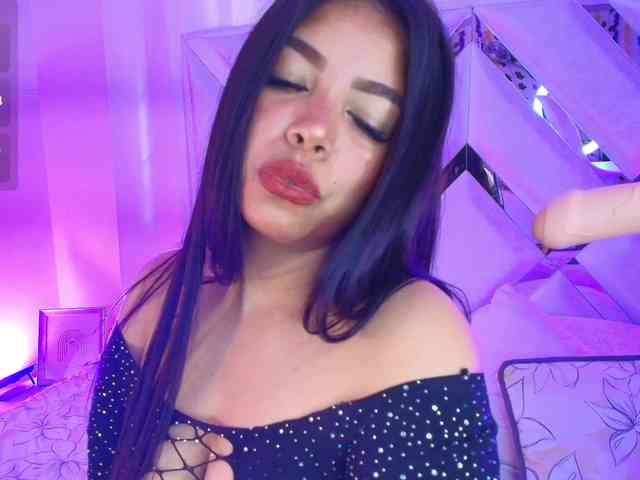 Ariana-Castillo webcam