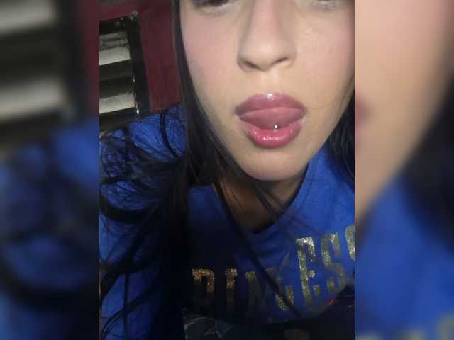 Esmeralda-2petit live cam on BongaCams