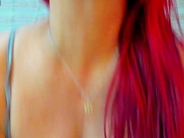 victoriaarousse25 live webcam show
