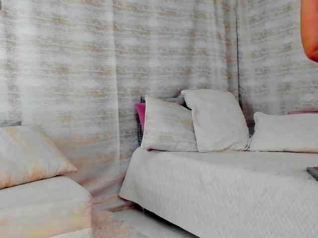 victoriaarousse25 webcam
