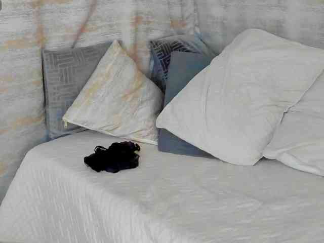 victoriaarousse25 webcam