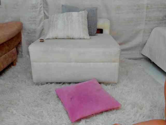 victoriaarousse25 webcam