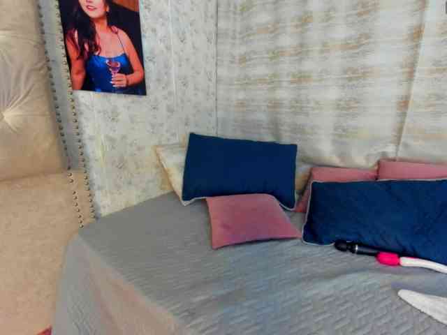 victoriaarousse25 webcam