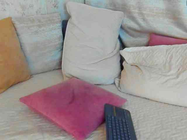 victoriaarousse25 webcam