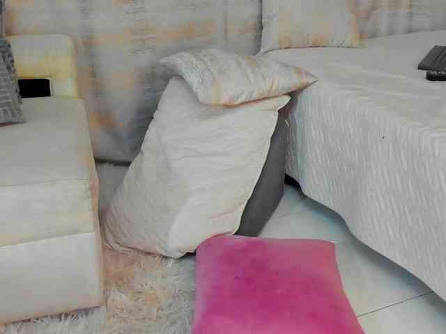 victoriaarousse25 webcam