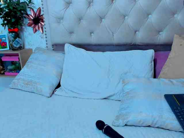 victoriaarousse25