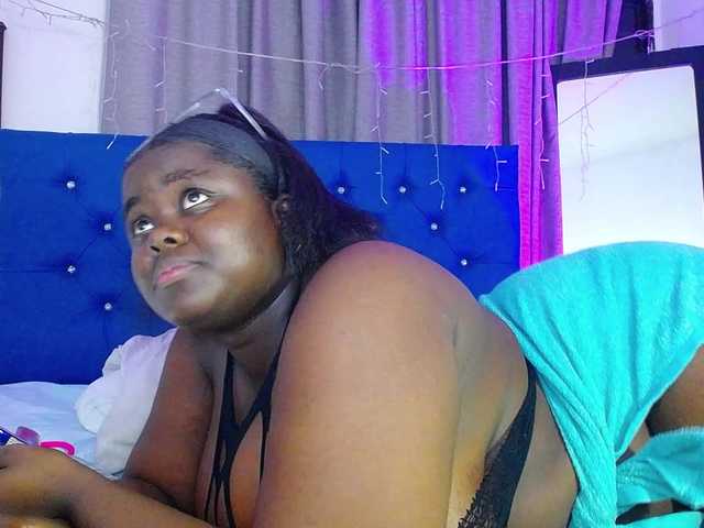 neighbor-ebony live cam on BongaCams