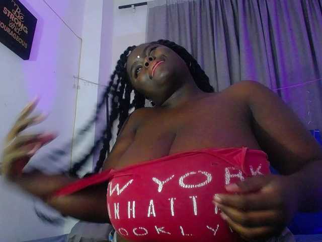 neighbor-ebony live cam on BongaCams