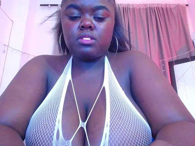 neighbor-ebony live cam on BongaCams
