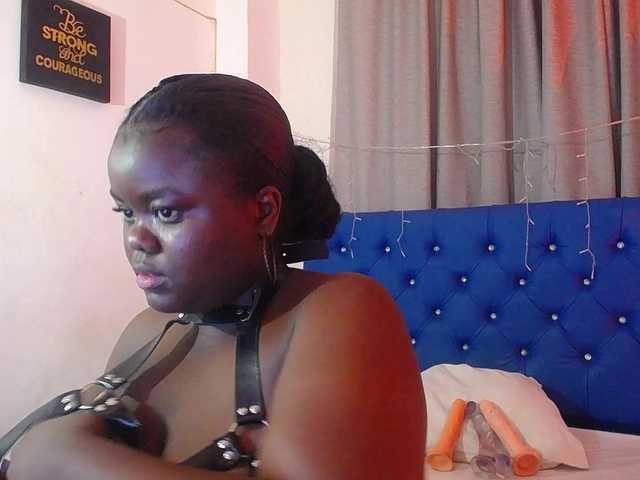 neighbor-ebony live cam on BongaCams