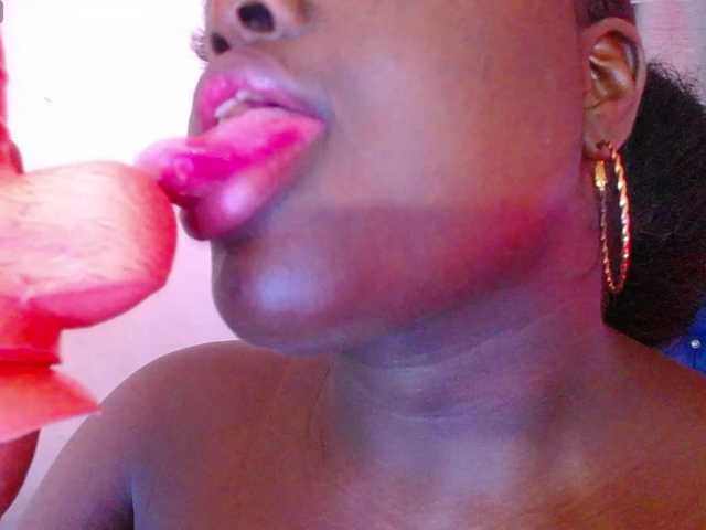 neighbor-ebony live cam on BongaCams
