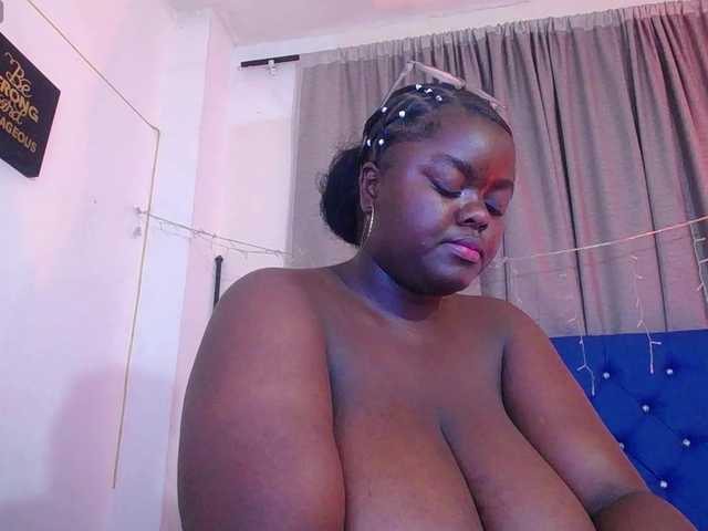 neighbor-ebony live cam on BongaCams