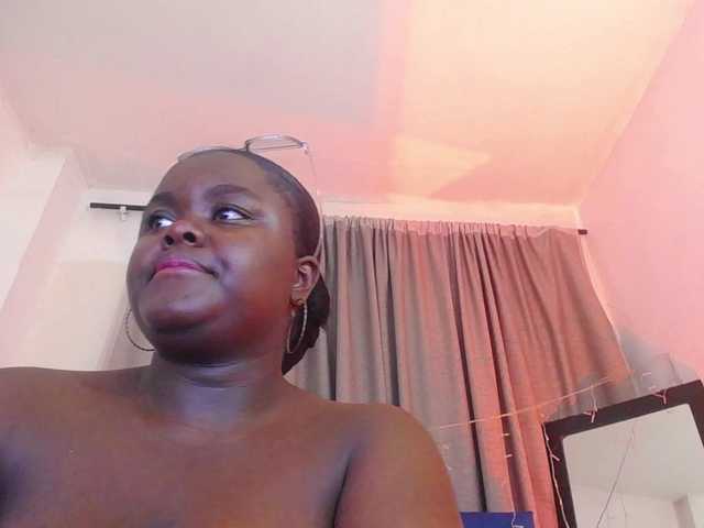neighbor-ebony live cam on BongaCams