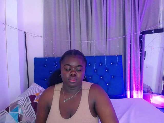 neighbor-ebony live cam on BongaCams