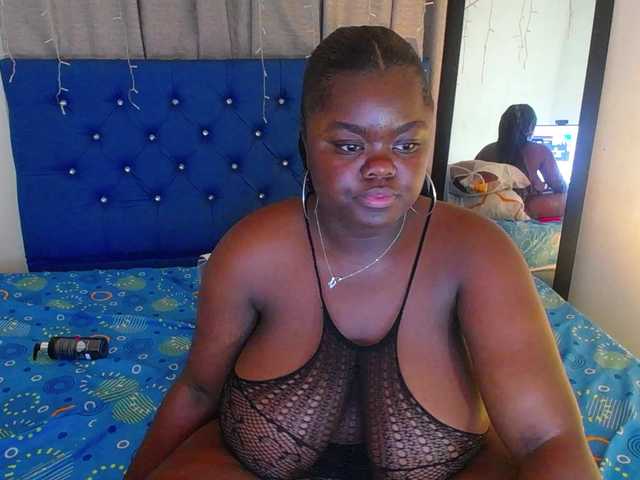 neighbor-ebony live cam on BongaCams