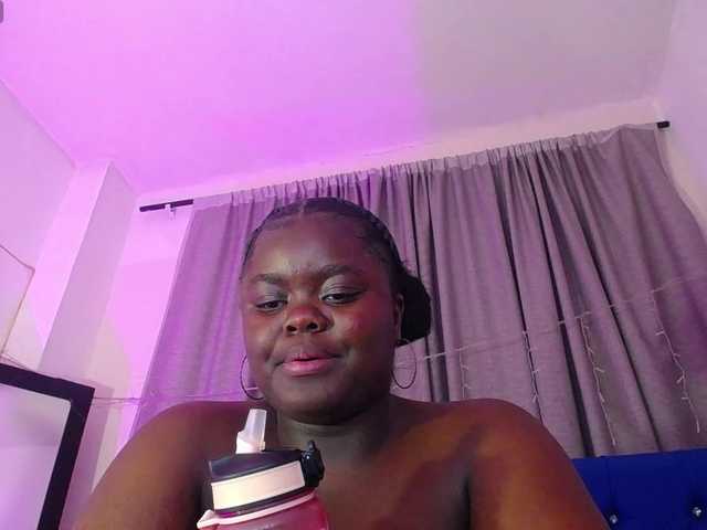 neighbor-ebony live cam on BongaCams